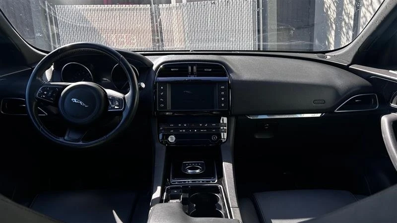 2018 Jaguar F-Pace - Image 8 of 14