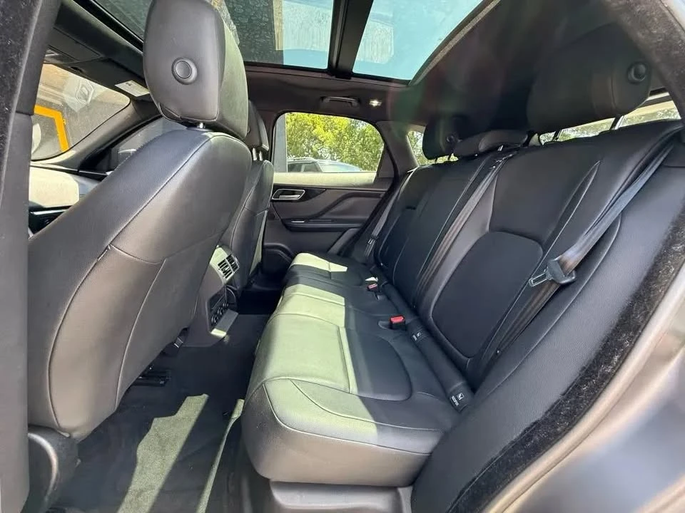2018 Jaguar F-Pace - Image 17 of 20