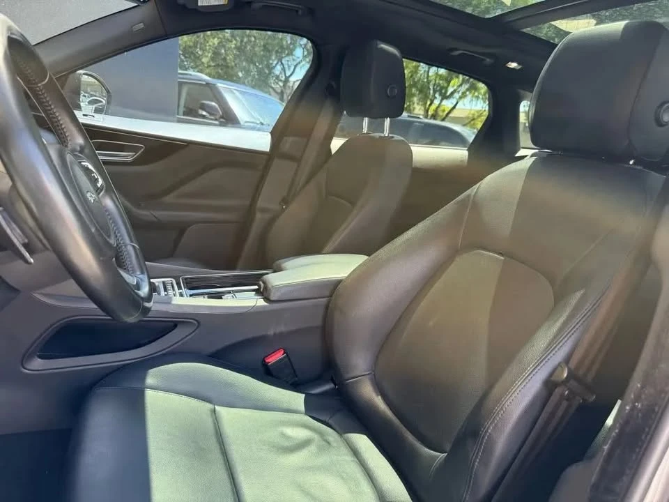 2018 Jaguar F-Pace - Image 11 of 19