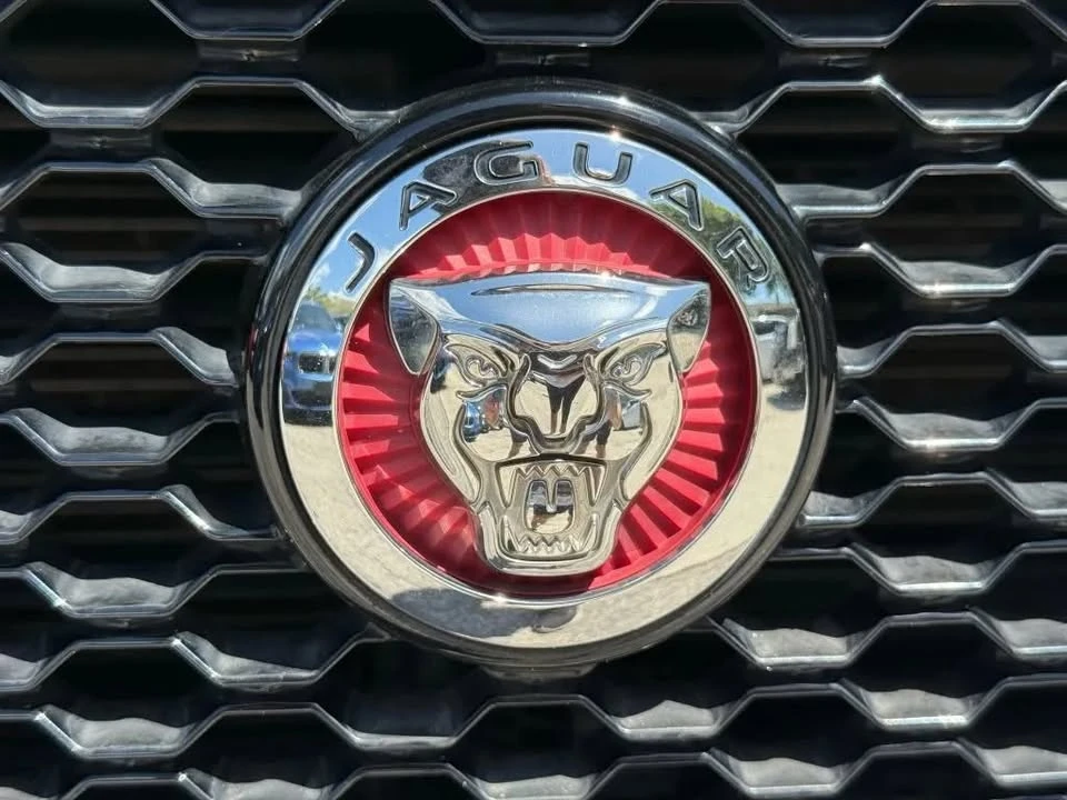 2018 Jaguar F-Pace - Image 9 of 19