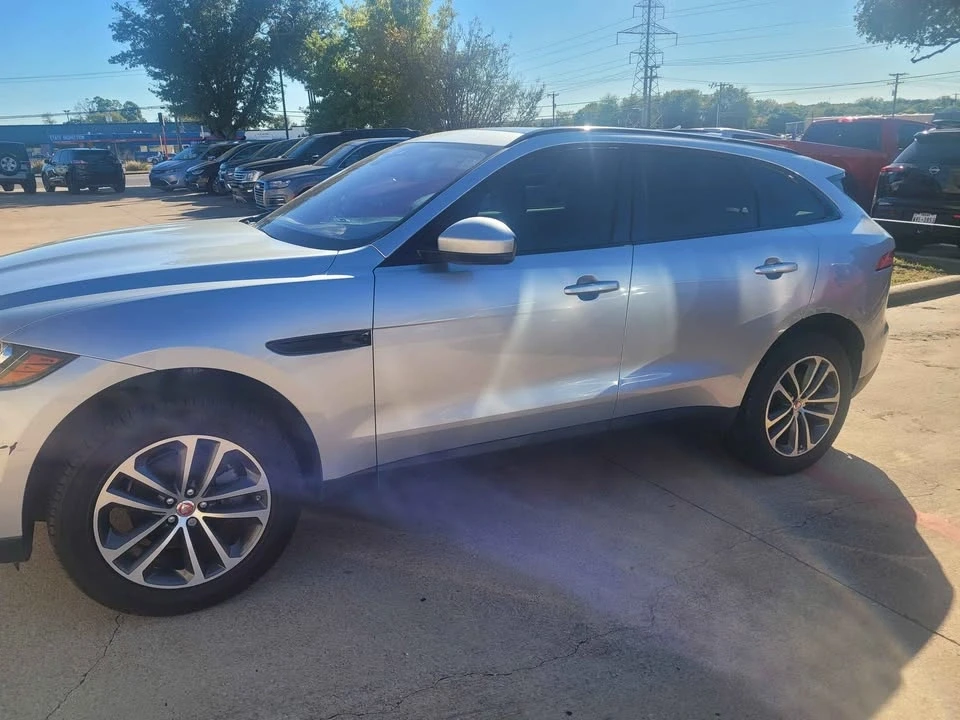 2018 Jaguar F-Pace - Image 2 of 9