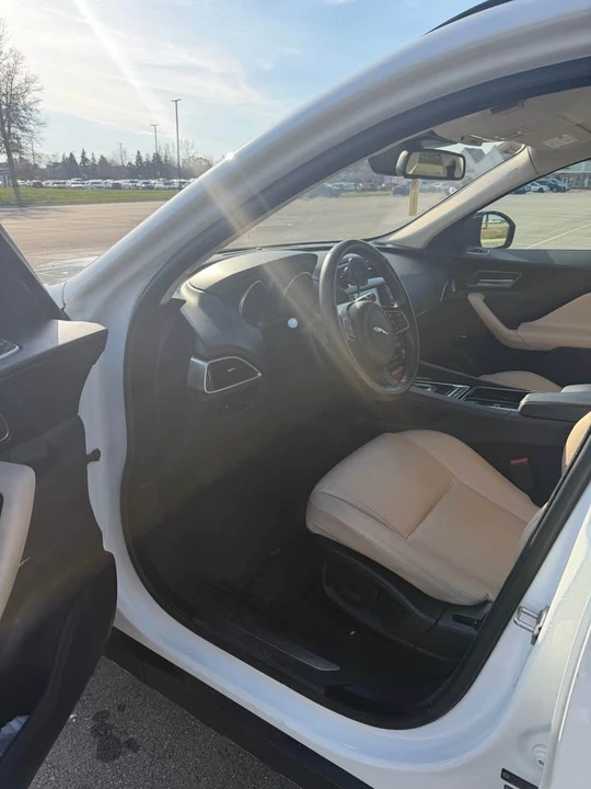 2018 Jaguar F-Pace - Image 8 of 10