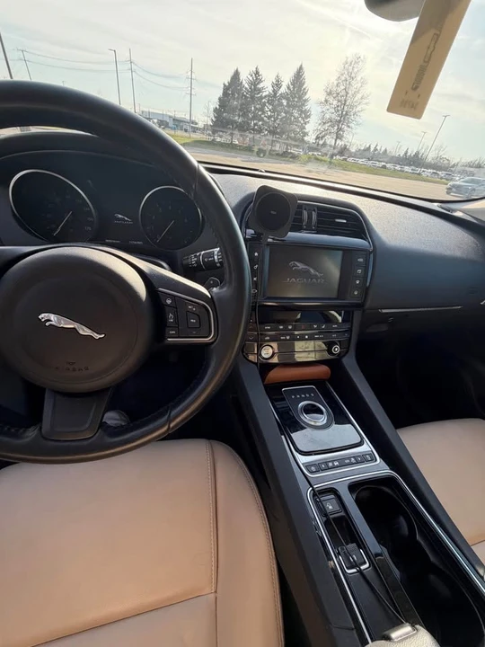 2018 Jaguar F-Pace - Image 10 of 10
