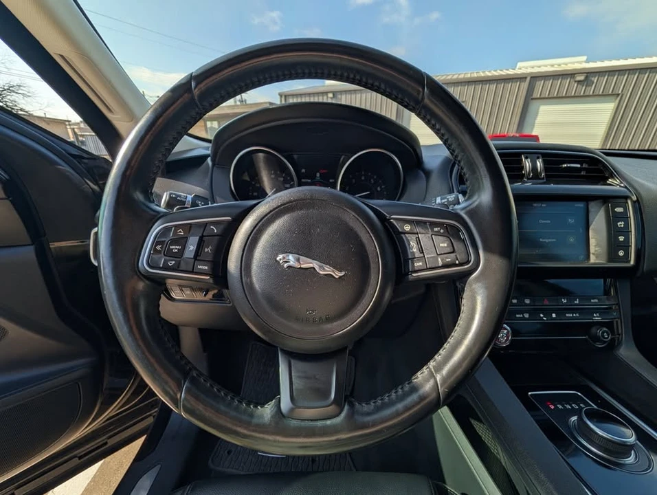 2018 Jaguar F-Pace - Image 10 of 19