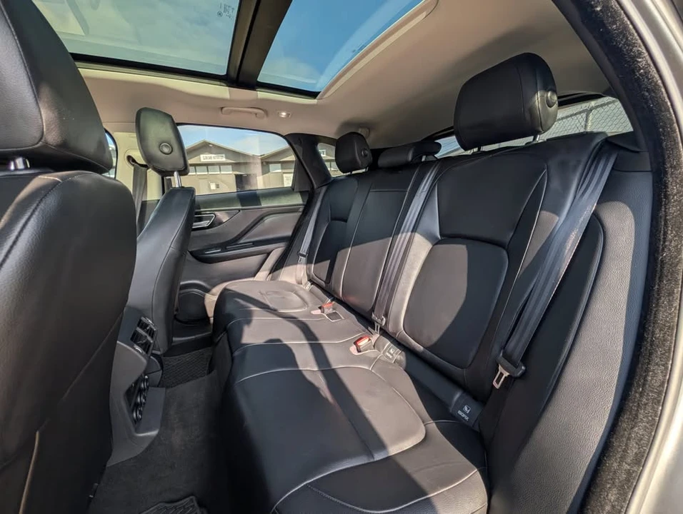 2018 Jaguar F-Pace - Image 8 of 19