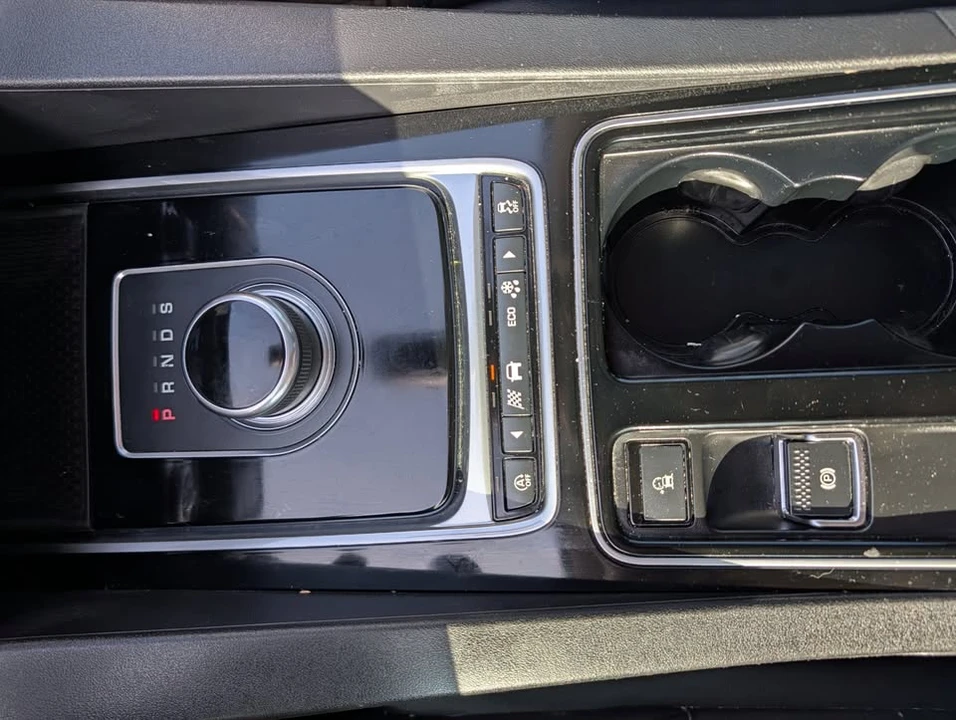 2018 Jaguar F-Pace - Image 16 of 19