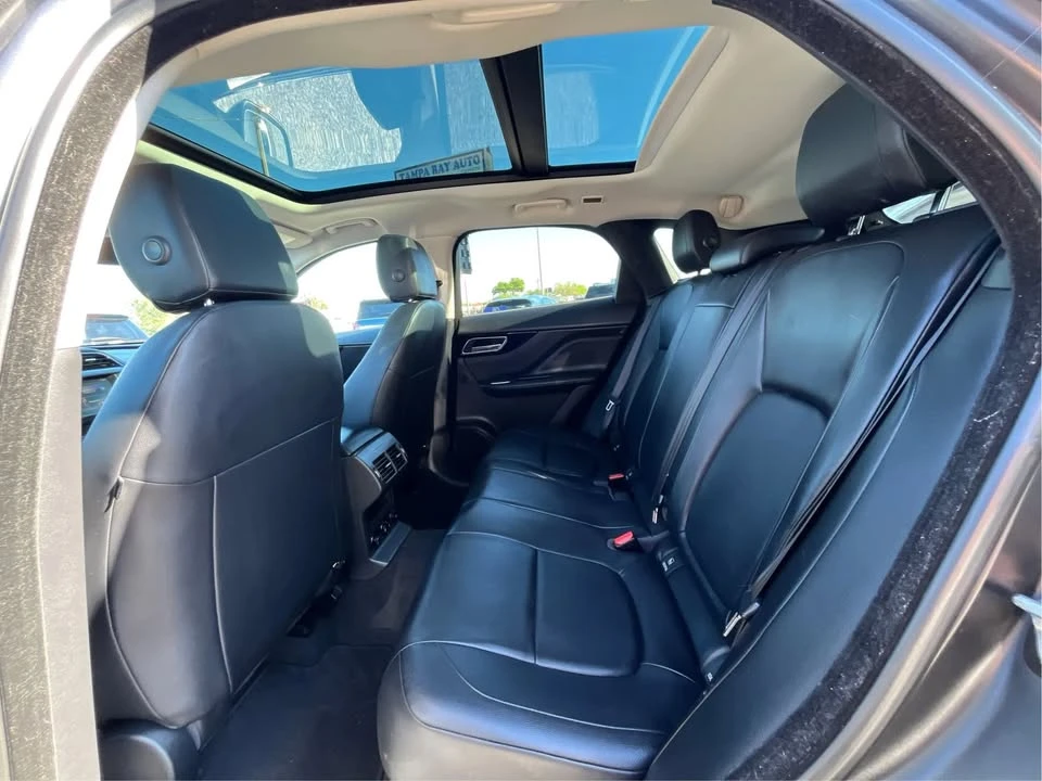 2018 Jaguar F-Pace - Image 9 of 19