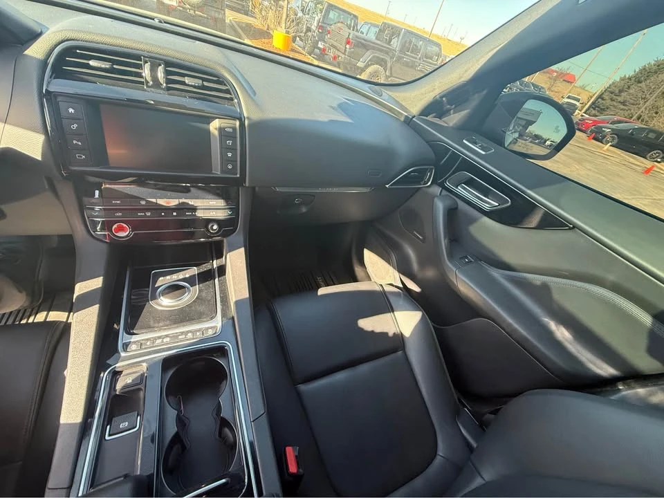 2018 Jaguar F-Pace - Image 6 of 7