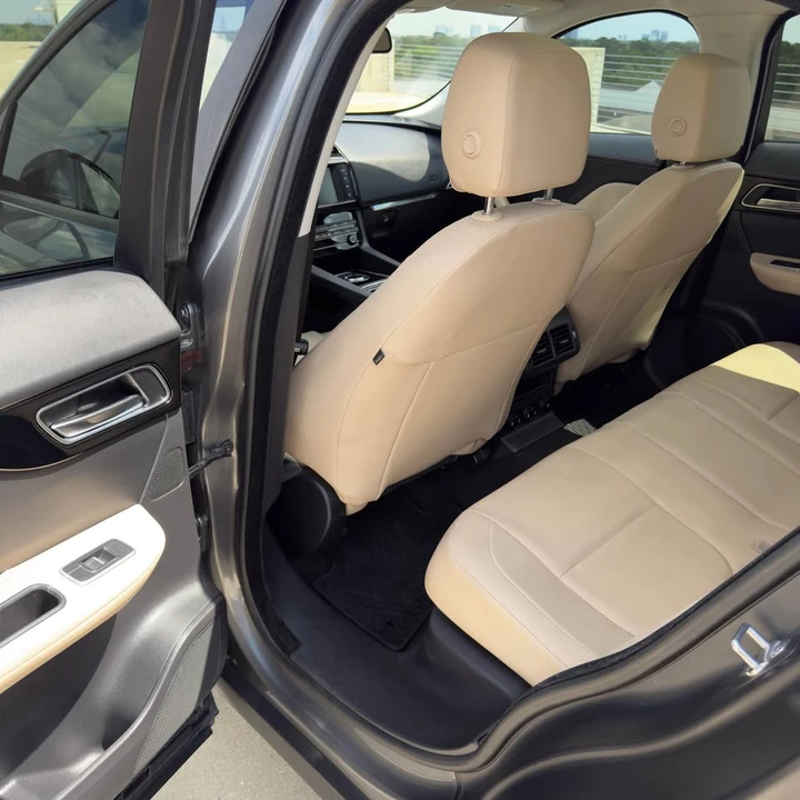 2018 Jaguar F-Pace - Image 7 of 10