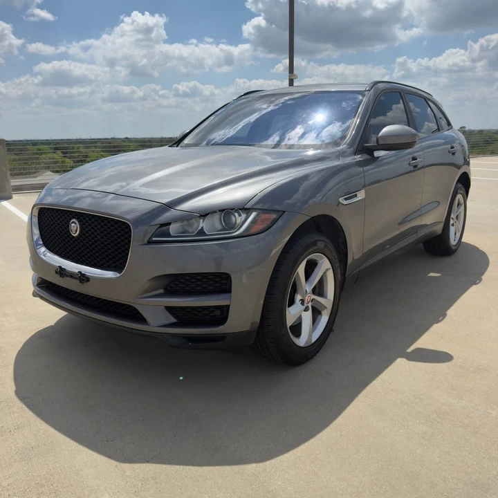 2018 Jaguar F-Pace - Image 2 of 10