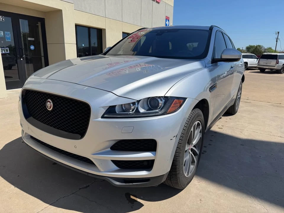 2018 Jaguar F-Pace - Image 2 of 11