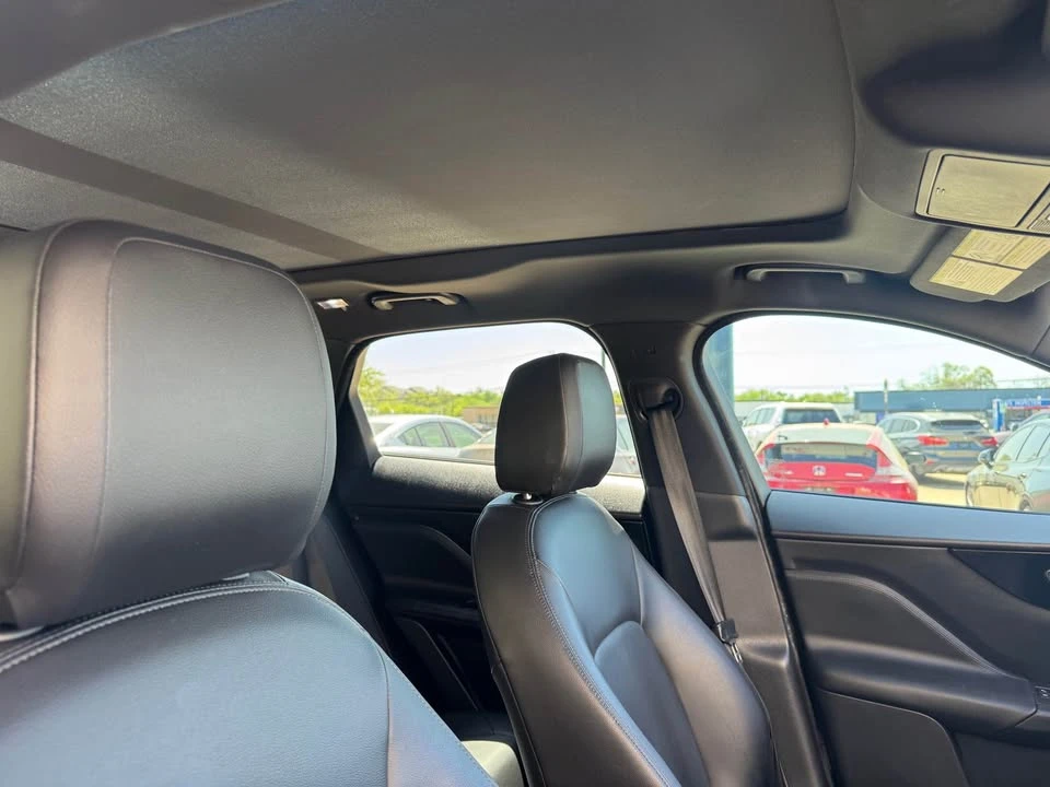 2018 Jaguar F-Pace - Image 8 of 11