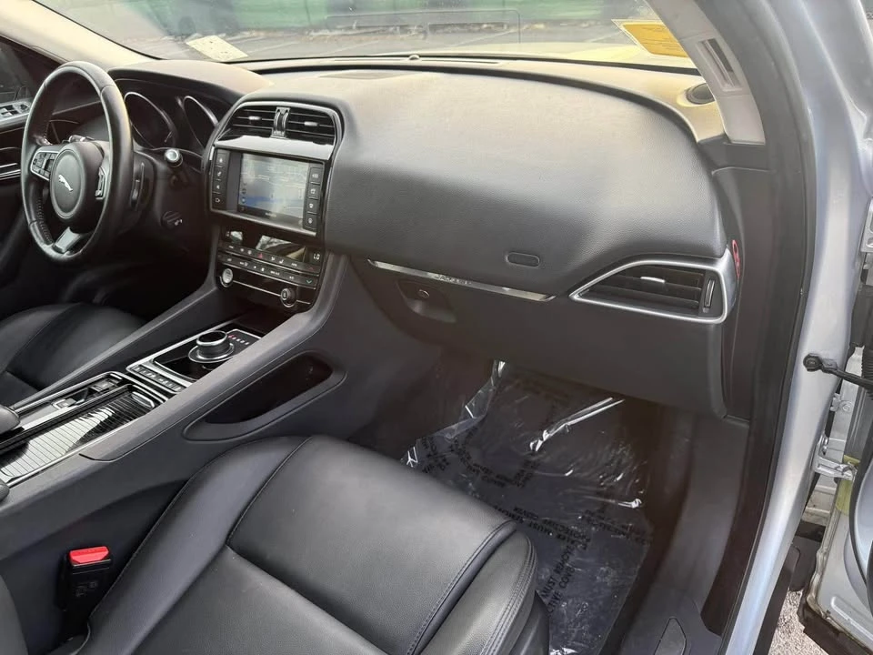 2018 Jaguar F-Pace - Image 16 of 18