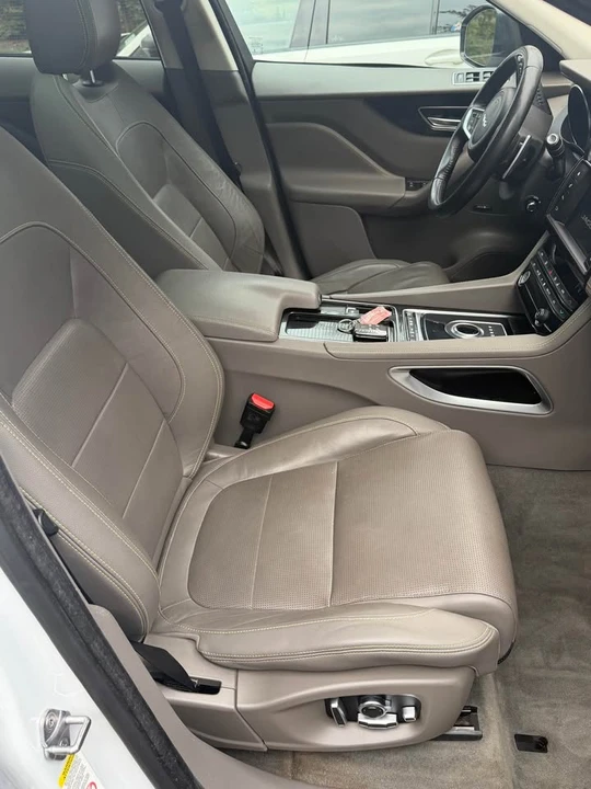 2018 Jaguar F-Pace - Image 11 of 16