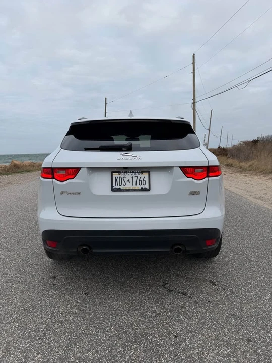 2018 Jaguar F-Pace - Image 3 of 16