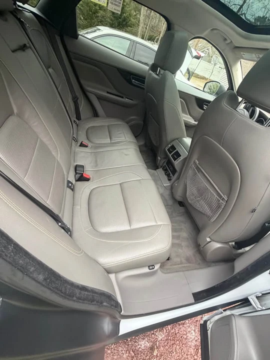 2018 Jaguar F-Pace - Image 10 of 16
