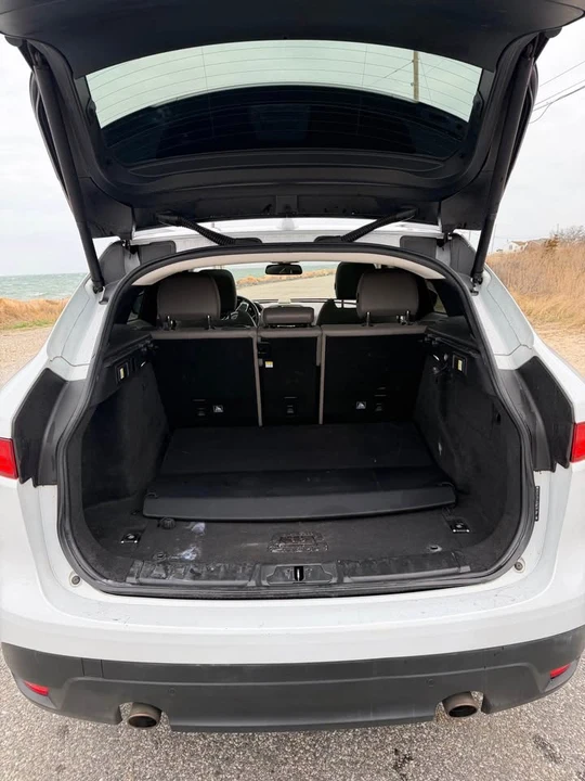2018 Jaguar F-Pace - Image 4 of 16