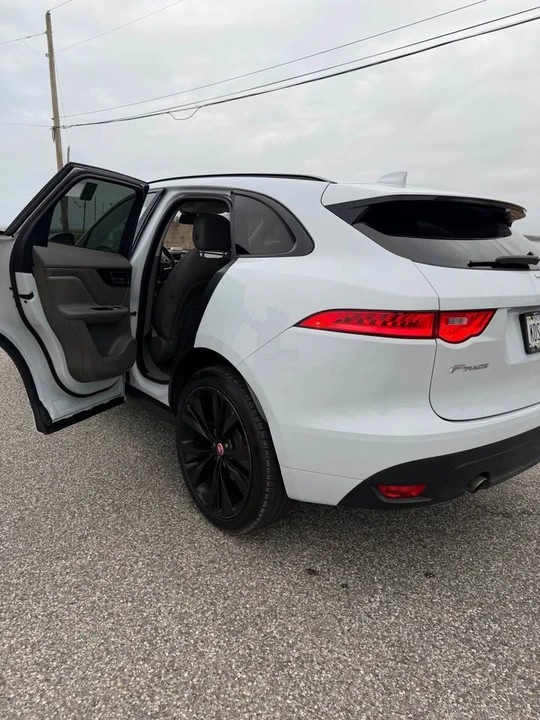 2018 Jaguar F-Pace - Image 8 of 16