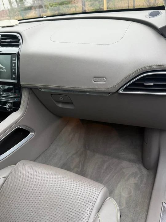 2018 Jaguar F-Pace - Image 12 of 16