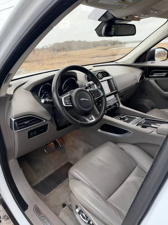 2018 Jaguar F-Pace - Image 5 of 16