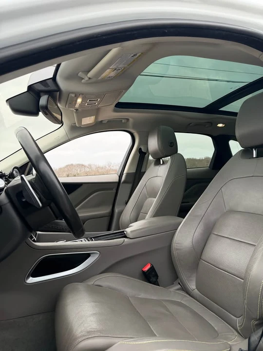 2018 Jaguar F-Pace - Image 7 of 16