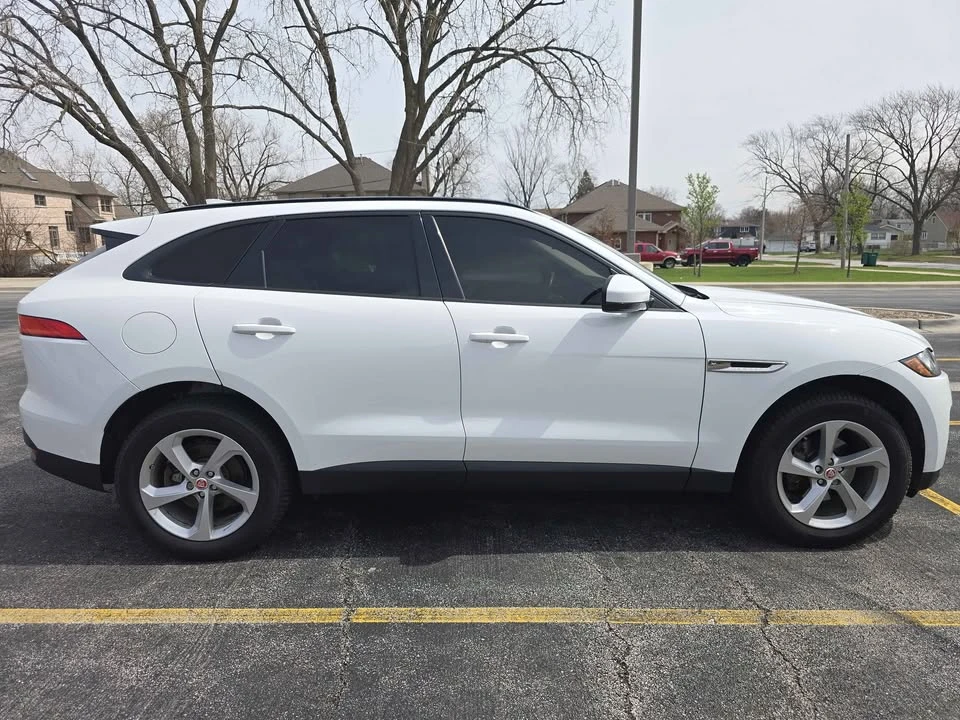 2018 Jaguar F-Pace - Image 2 of 11