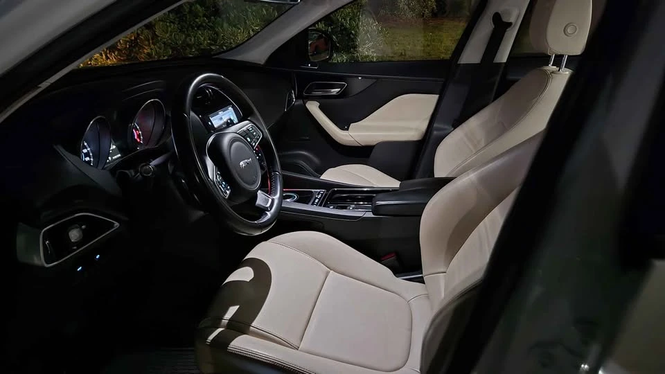 2018 Jaguar F-Pace - Image 3 of 4
