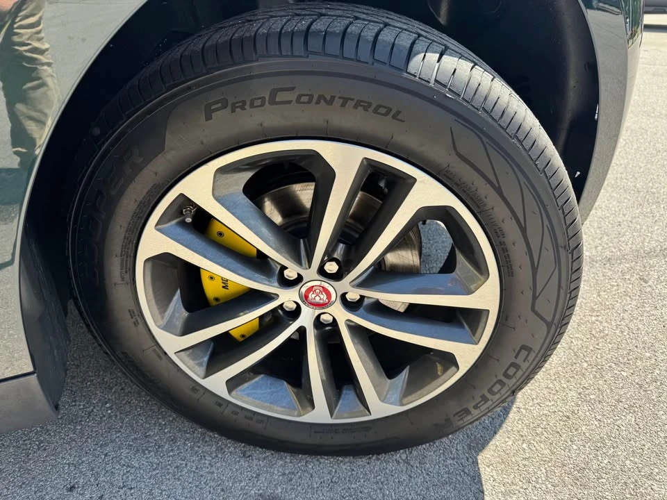 2018 Jaguar F-Pace - Image 17 of 20