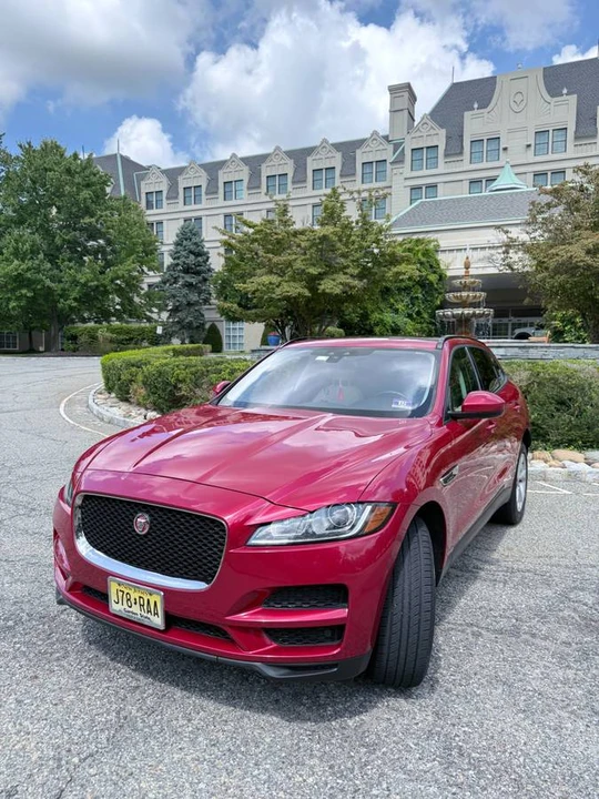 2018 Jaguar F-Pace - Image 2 of 24