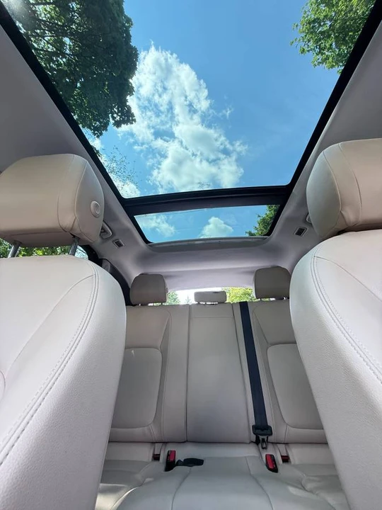 2018 Jaguar F-Pace - Image 15 of 24
