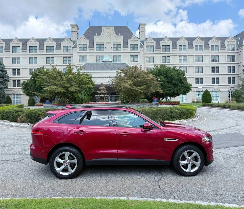 2018 Jaguar F-Pace - Image 8 of 24