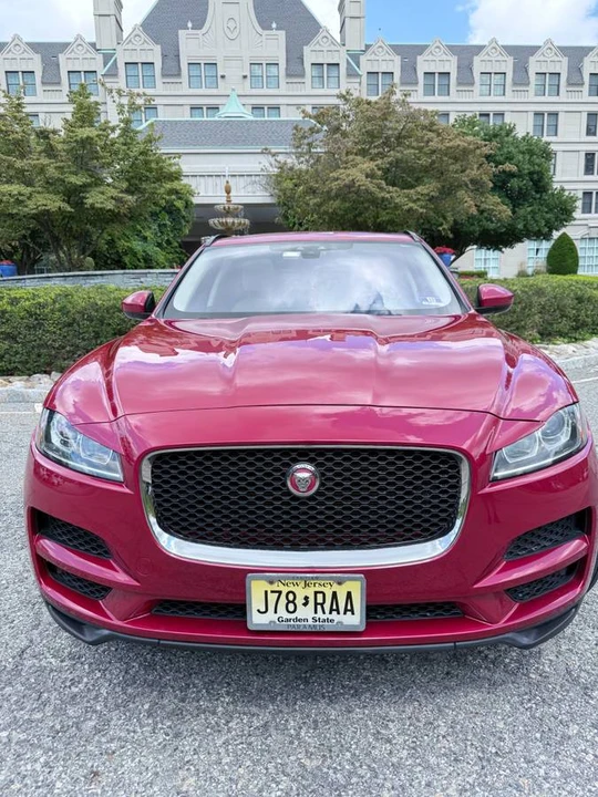 2018 Jaguar F-Pace - Image 3 of 24