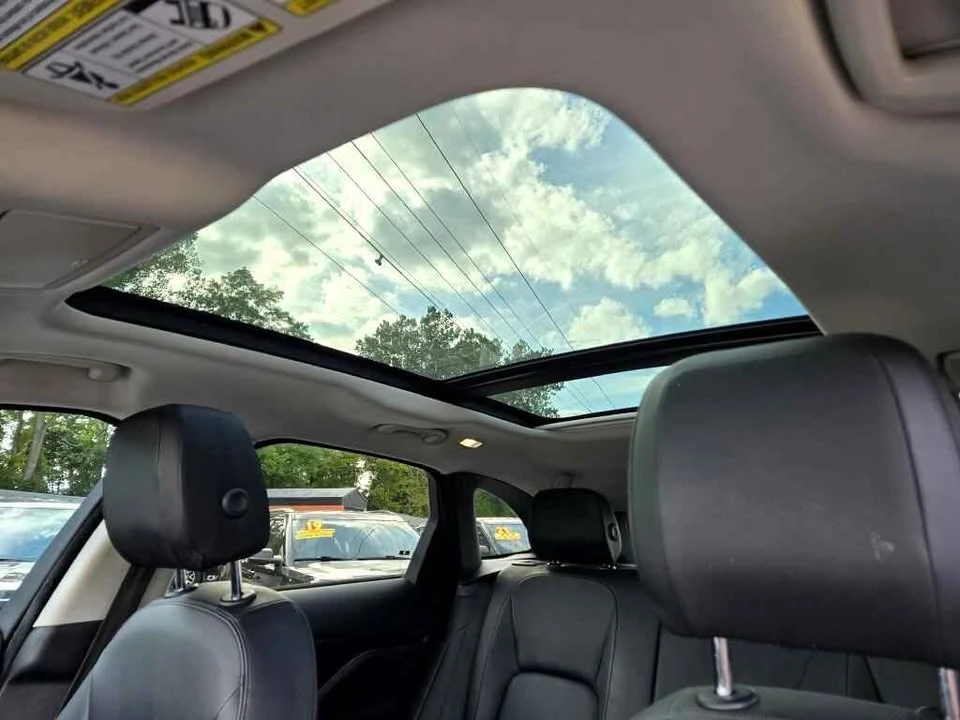 2018 Jaguar F-Pace - Image 15 of 20