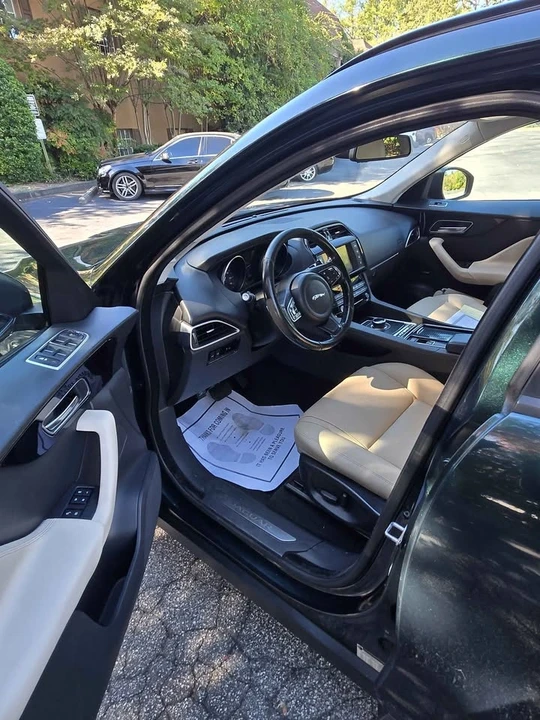 2018 Jaguar F-Pace - Image 15 of 18