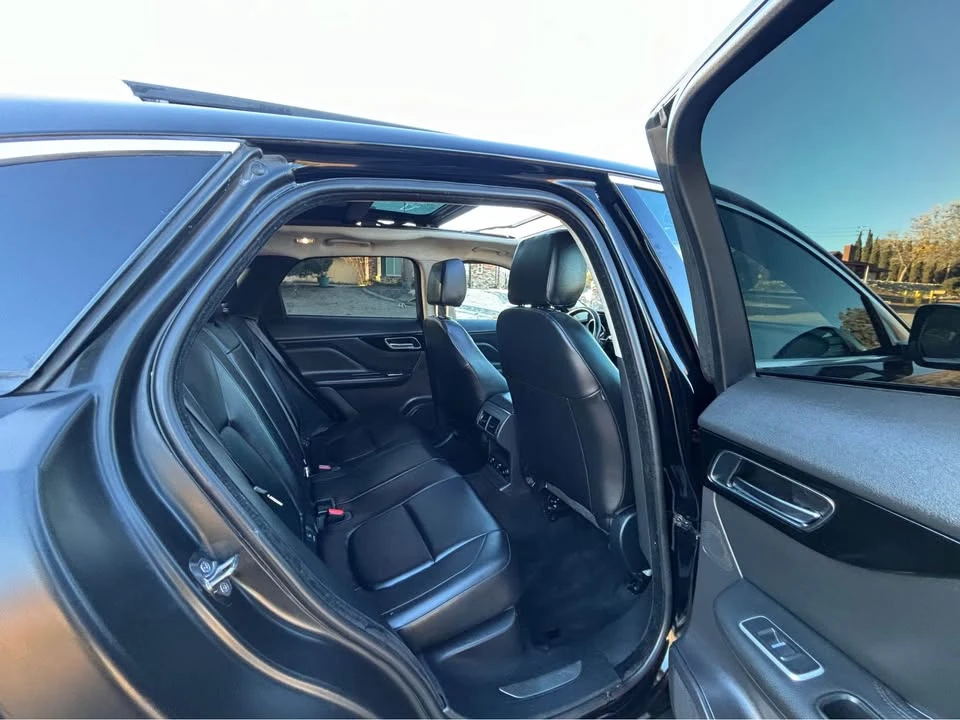 2018 Jaguar F-Pace - Image 12 of 17