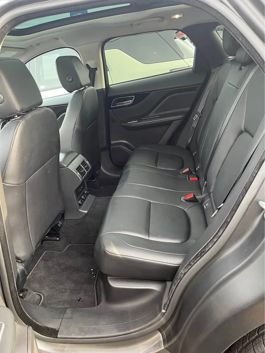 2018 Jaguar F-Pace - Image 2 of 8