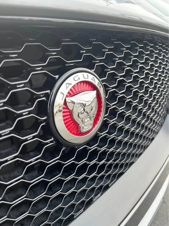 2018 Jaguar F-Pace - Image 7 of 8