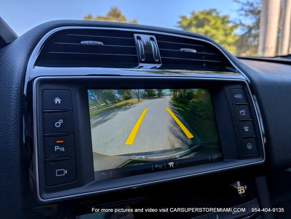 2018 Jaguar F-Pace - Image 17 of 20