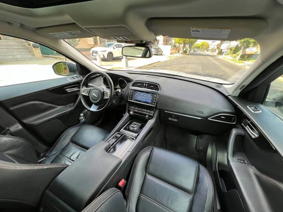2018 Jaguar F-Pace - Image 13 of 14