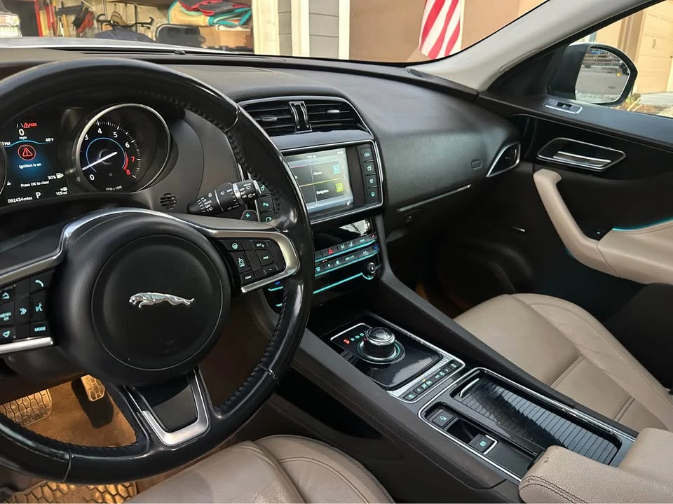 2018 Jaguar F-Pace - Image 8 of 10