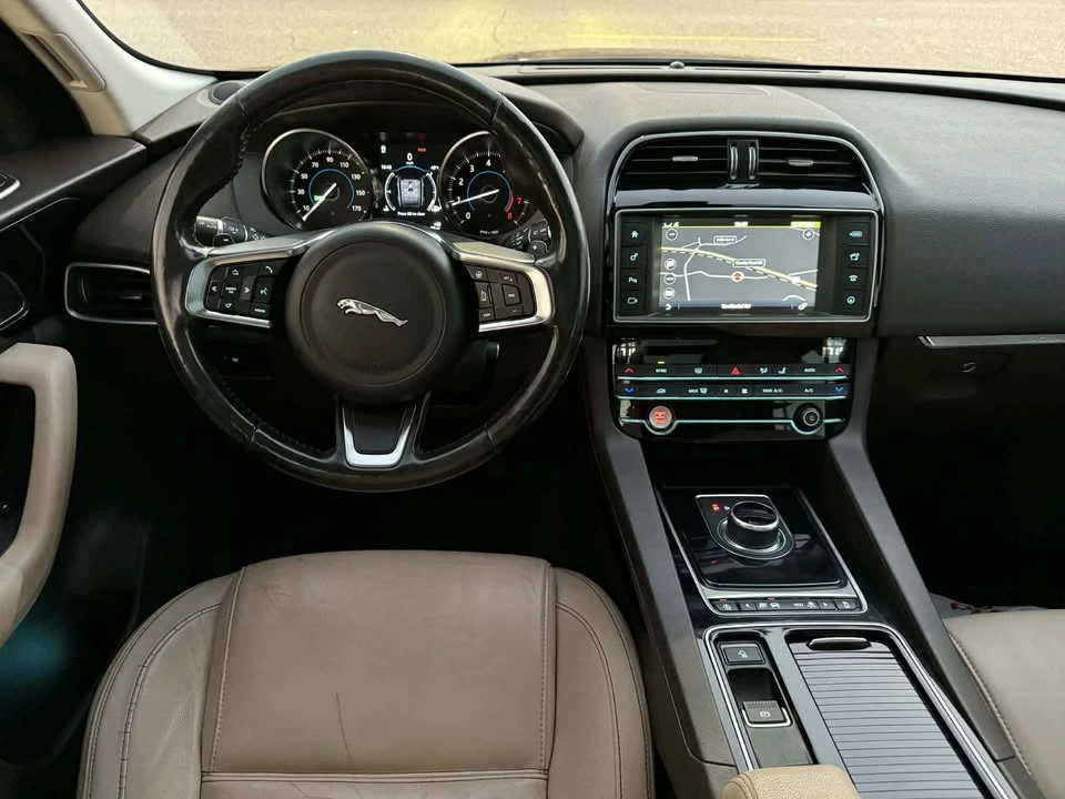 2018 Jaguar F-Pace - Image 19 of 20