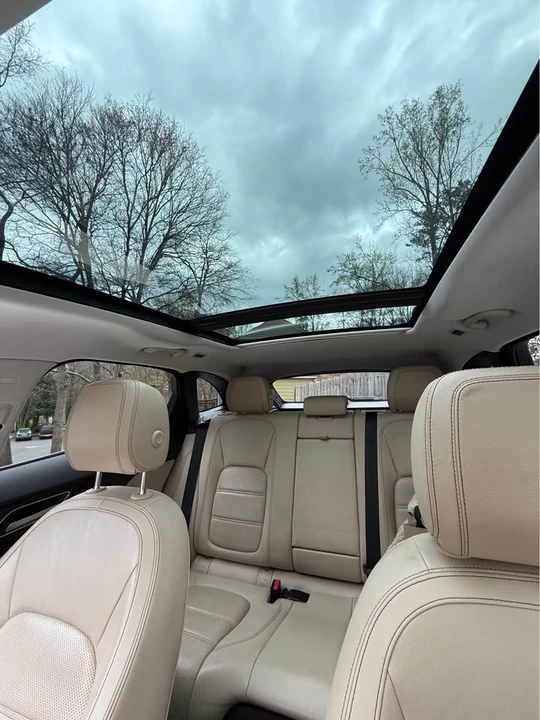 2018 Jaguar F-Pace - Image 12 of 13