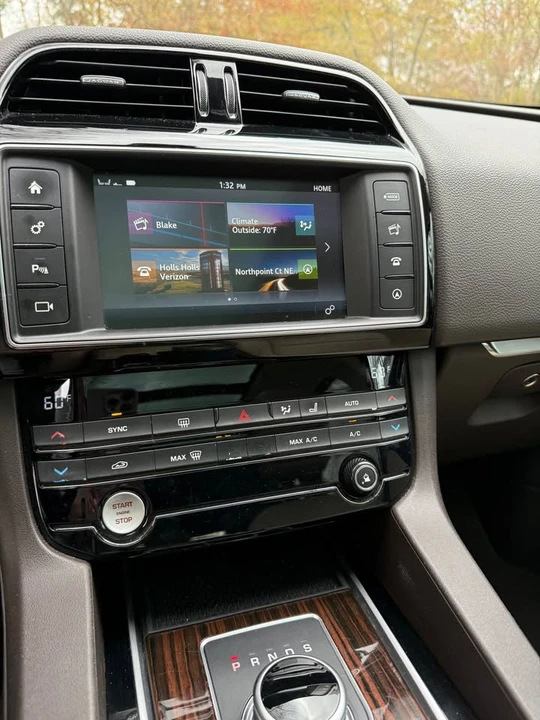 2018 Jaguar F-Pace - Image 10 of 13