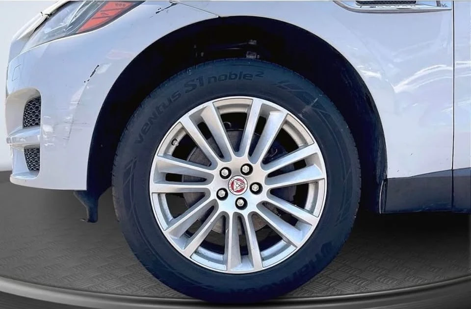 2018 Jaguar F-Pace - Image 8 of 13