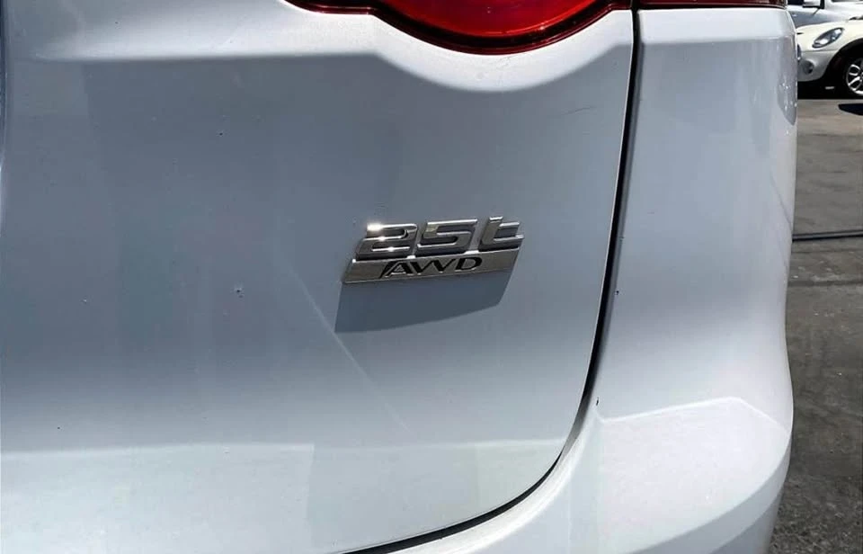 2018 Jaguar F-Pace - Image 7 of 13