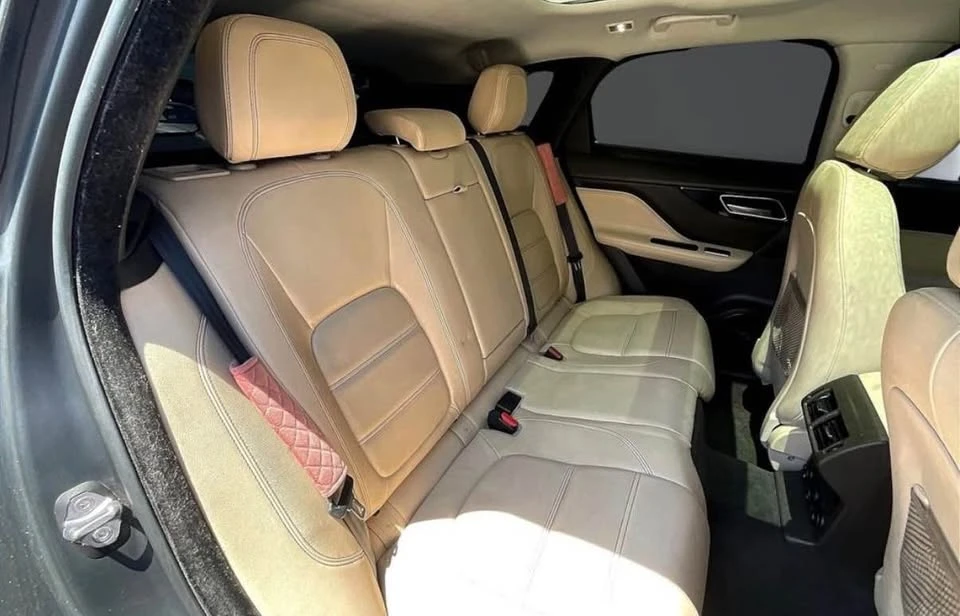2018 Jaguar F-Pace - Image 5 of 13