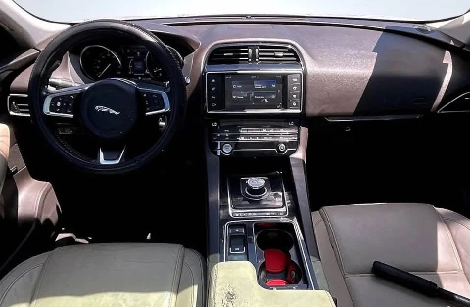 2018 Jaguar F-Pace - Image 2 of 13