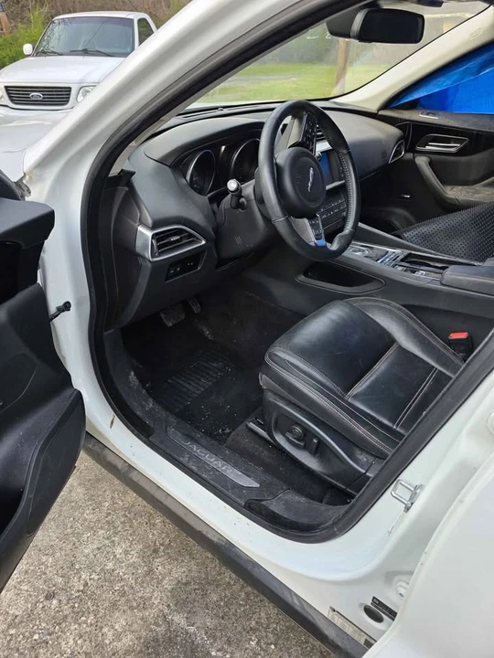 2018 Jaguar F-Pace - Image 2 of 13