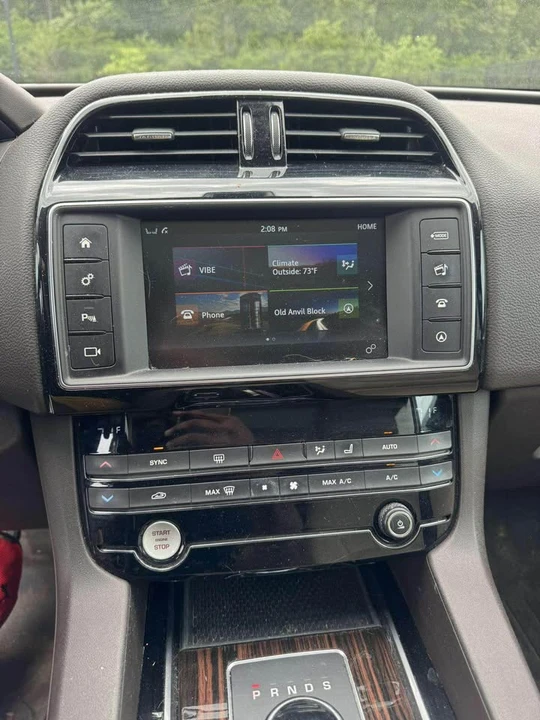 2018 Jaguar F-Pace - Image 4 of 10