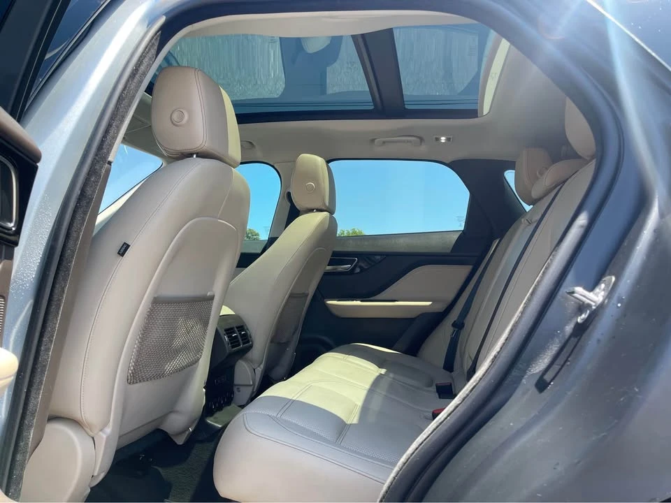 2018 Jaguar F-Pace - Image 9 of 16